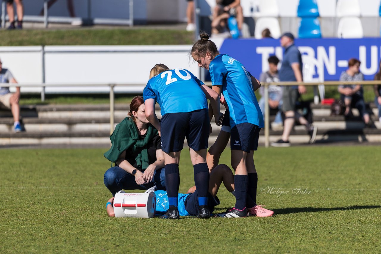 Bild 390 - wBJ TuS Rotenhof - Holstein Kiel : Ergebnis: 1:4